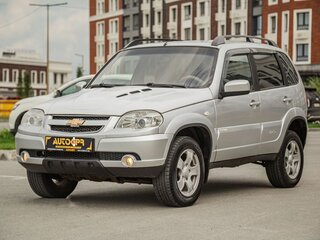 2012 Chevrolet Niva I Рестайлинг, серебристый, 585000 рублей, вид 1