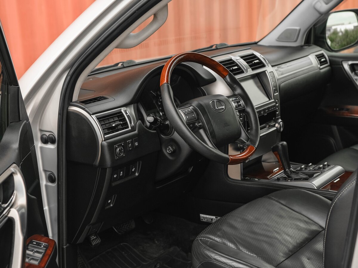 LEXUS GX - фото 7