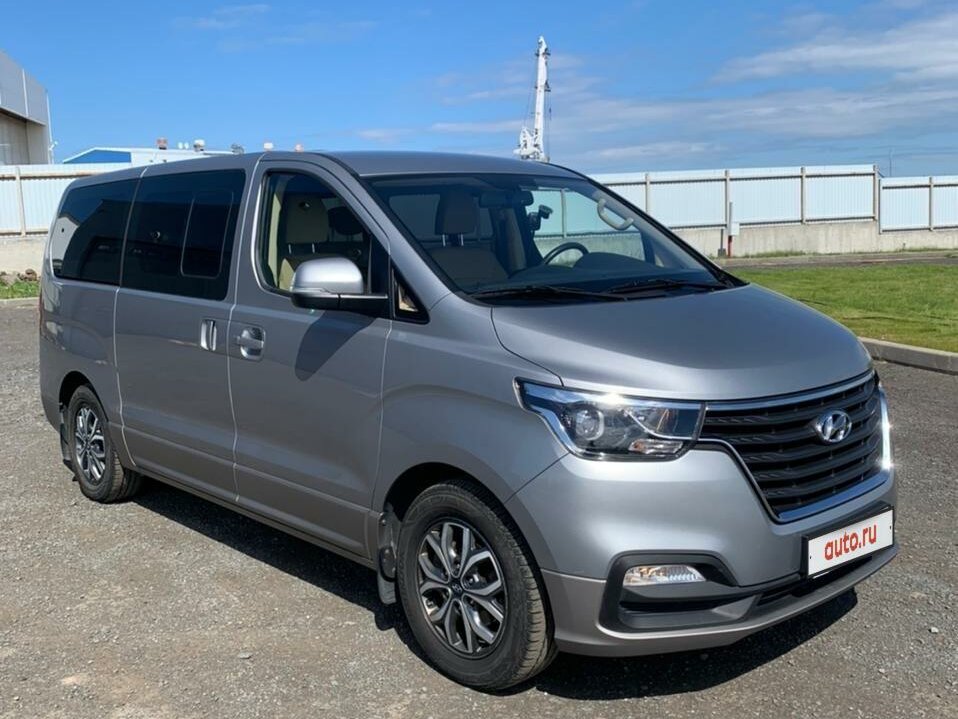 Купить б/у Hyundai H1 II Рестайлинг 2 2.5d AT (170 л.с