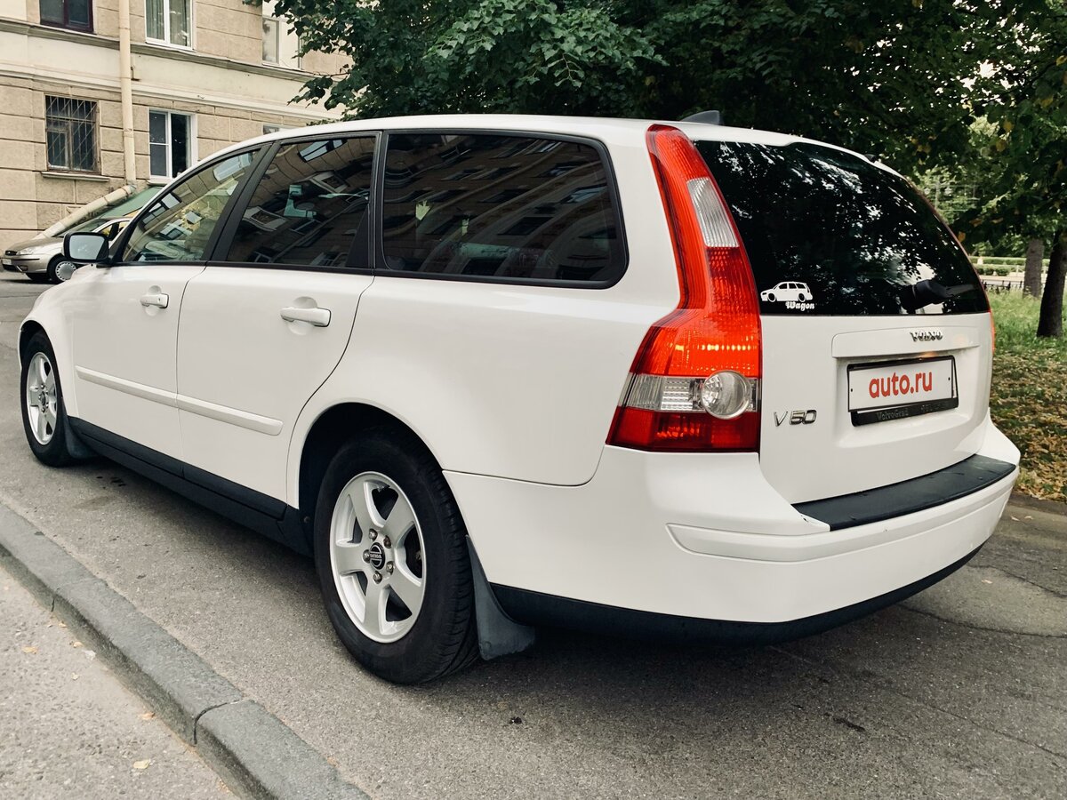 Купить б/у Volvo V50 I 1.8 MT (125 л.с.) бензин механика в