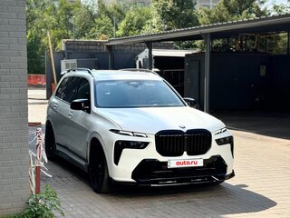 2022 BMW X7 M60i I (G07) Рестайлинг, белый, 9999999 рублей, вид 1