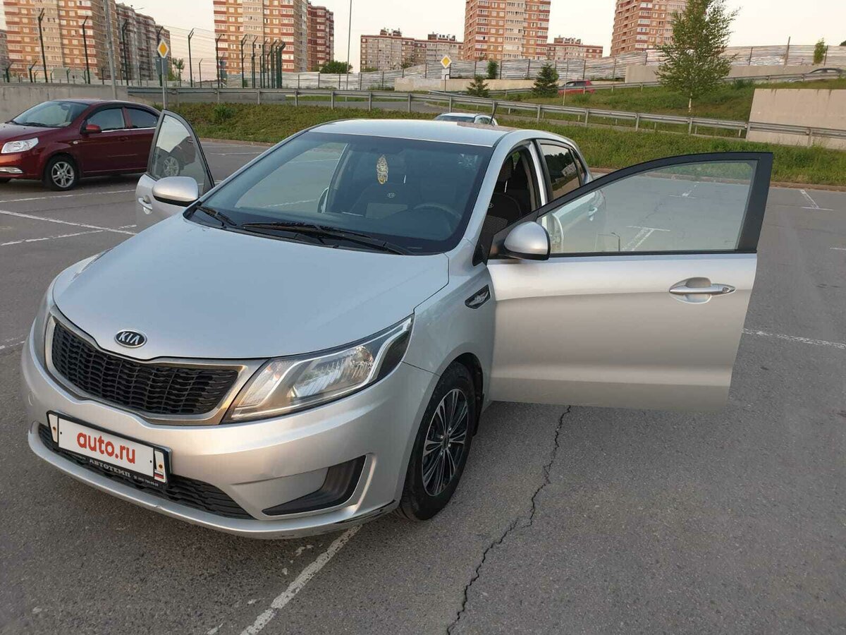 Купить б/у Kia Rio III 1.4 AT (107 л.с.) бензин автомат в Туле: серый ...