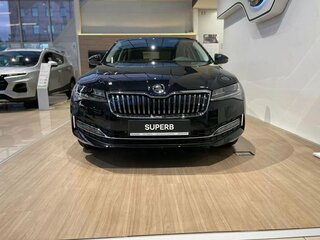 2025 Skoda Superb III Рестайлинг, чёрный, 3980000 рублей, вид 1