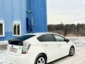 2011 Toyota Prius III Рестайлинг (XW30), белый, 980000 рублей - вид 3