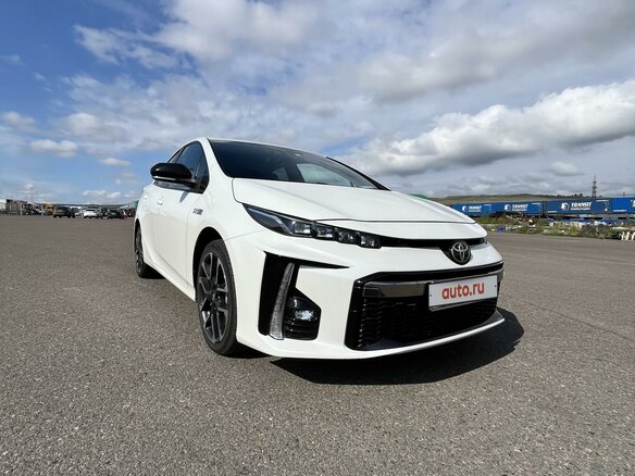 2018 Toyota Prius IV Рестайлинг (XW50), белый, 2350000 рублей - вид 30