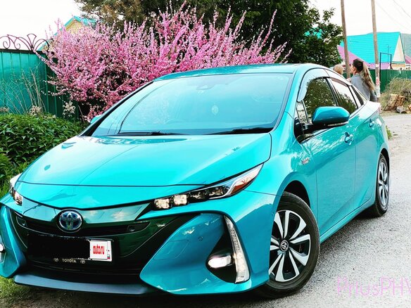 2017 Toyota Prius PHV ZVW52 IV (XW50), синий, 2200000 рублей - вид 1