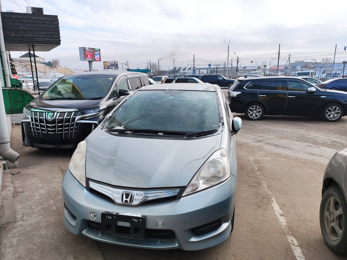 Купить б/у Honda Fit Shuttle I 1.3hyb CVT (88 л.с.) гибрид вариатор в ...