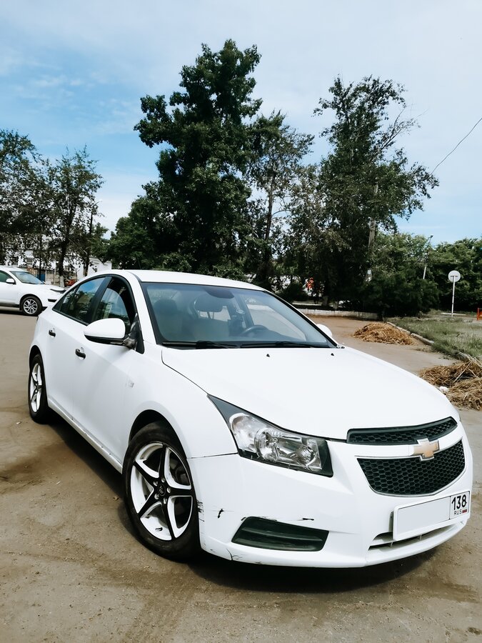 Купить б/у Chevrolet Cruze I 1.6 MT (109 л.с.) бензин