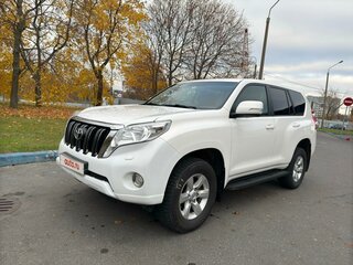 2015 Toyota Land Cruiser Prado 150 Series Рестайлинг 1, белый, 4300000 рублей, вид 1