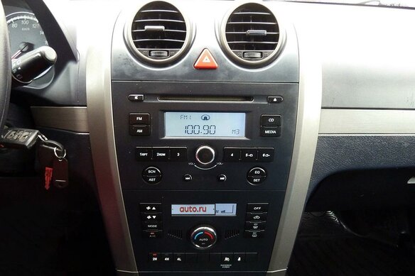 Купить б/у Great Wall Hover H3 I 2.0 MT (122 л.с.) 4WD бензин механика ...