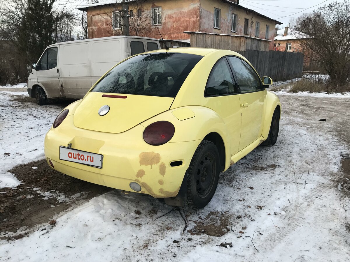 Фольксваген битл желтый