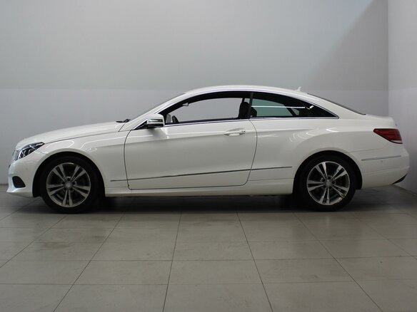 2013 Mercedes-Benz E-Класс 200 IV (W212, S212, C207) Рестайлинг, белый - вид 4