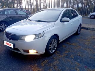 2011 Kia Cerato 6-speed II, белый, 690000 рублей, вид 1