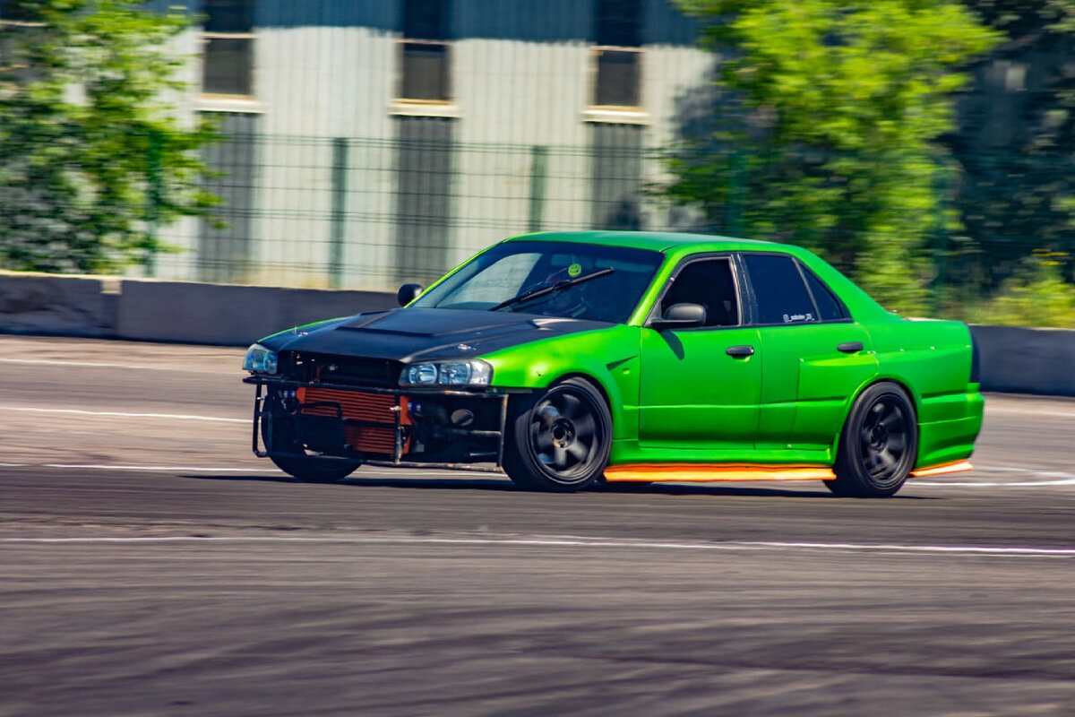 Nissan skyline x r34