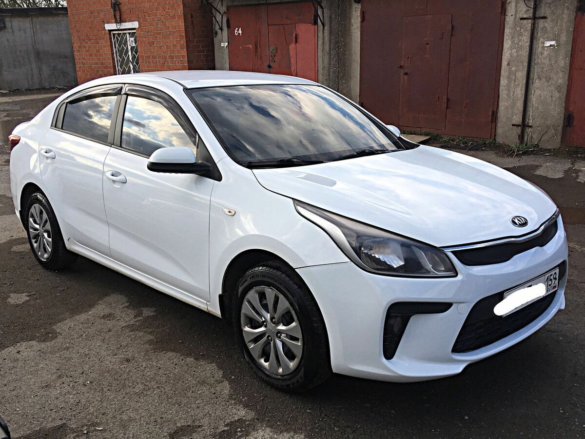 Купить б/у Kia Rio IV 1.4 MT (100 л.с.) бензин механика в Перми: белый ...