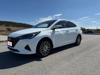 2020 Hyundai Solaris II Рестайлинг, белый, 1650000 рублей, вид 1