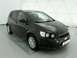 2013 Chevrolet Aveo II, чёрный, 650000 рублей, вид 1
