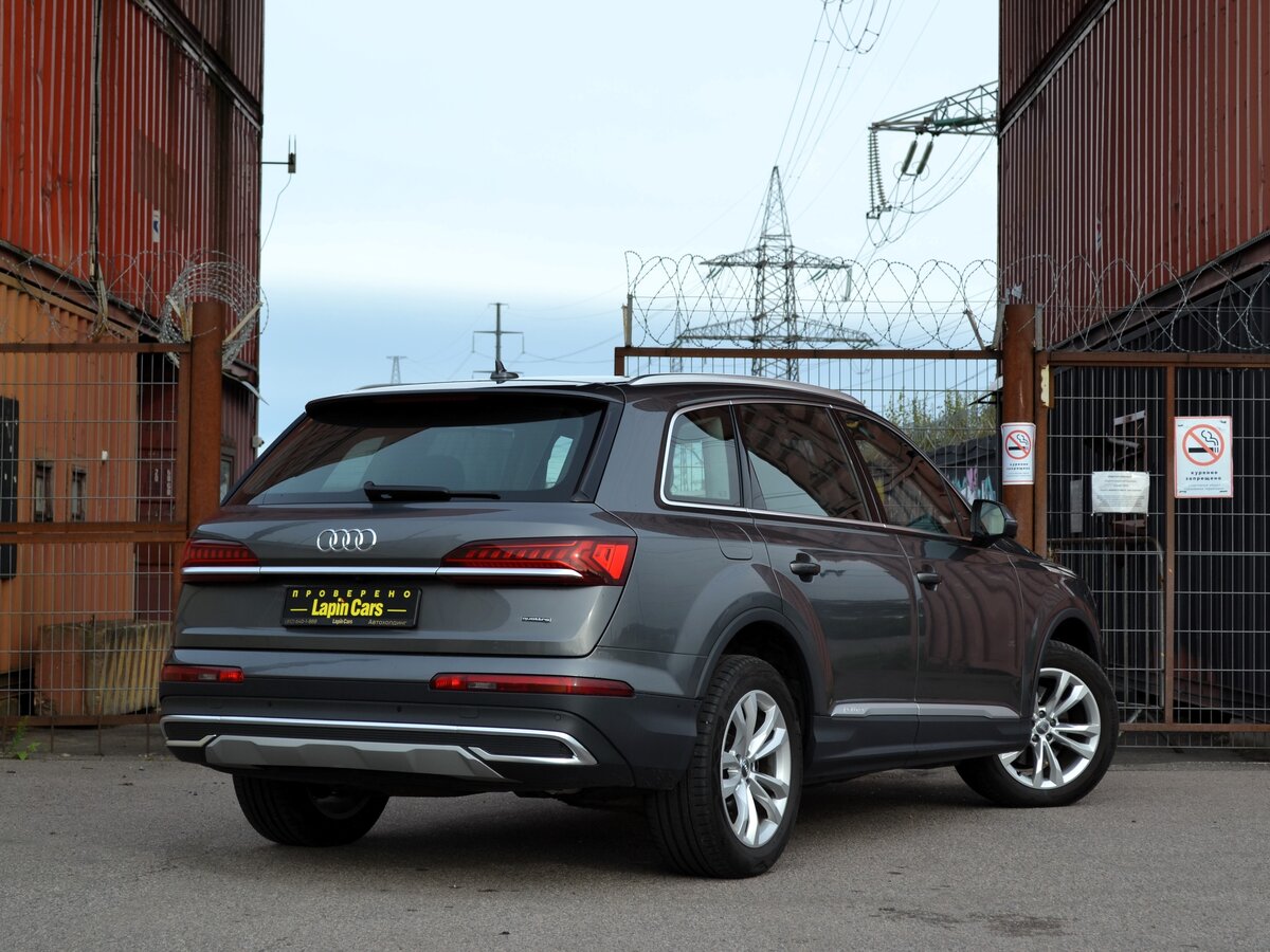 AUDI Q7 - фото 3