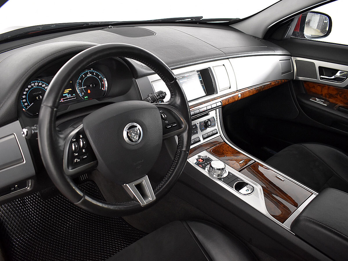 2013 Jaguar XF I Рестайлинг, красный, 1365000 рублей - вид 10