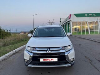 2016 Mitsubishi Outlander III Рестайлинг 2, белый, 1850000 рублей, вид 1