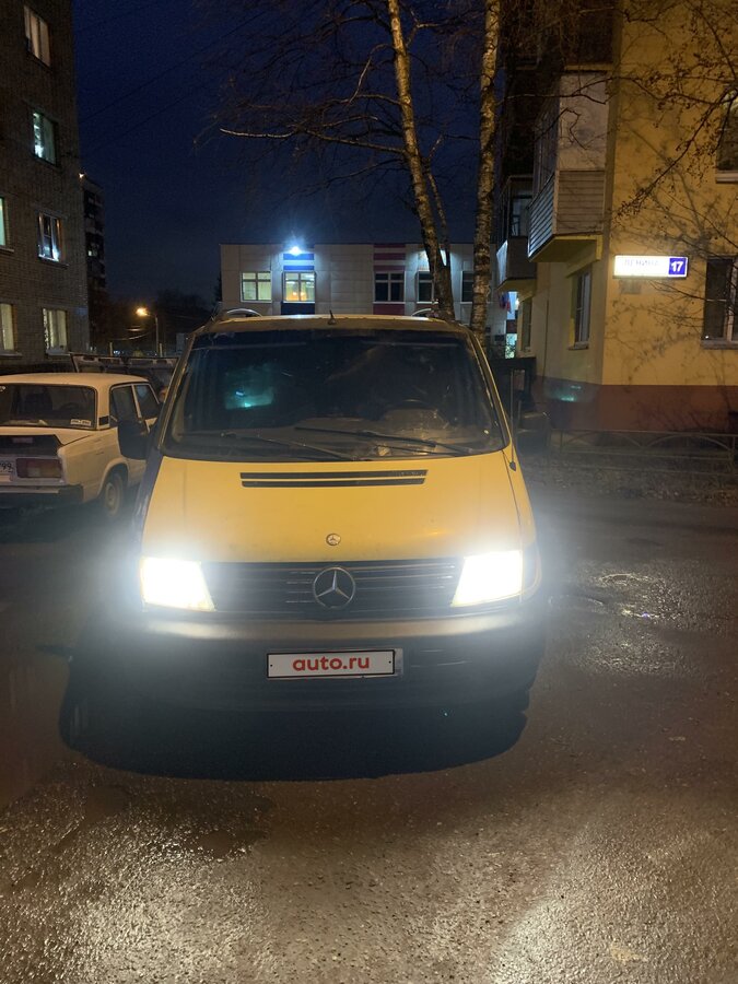 Мерседес вито желтый