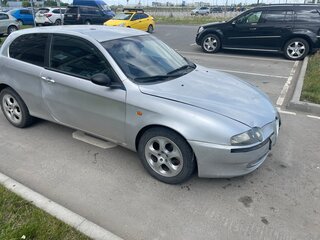 2001 Alfa Romeo 147 I, белый, 595000 рублей, вид 1