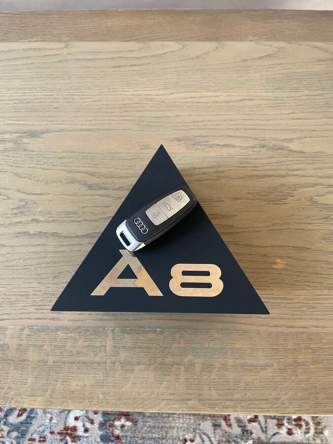 2018 Audi A8 Long 60 TFSI IV (D5), белый, 8000000 рублей - вид 19