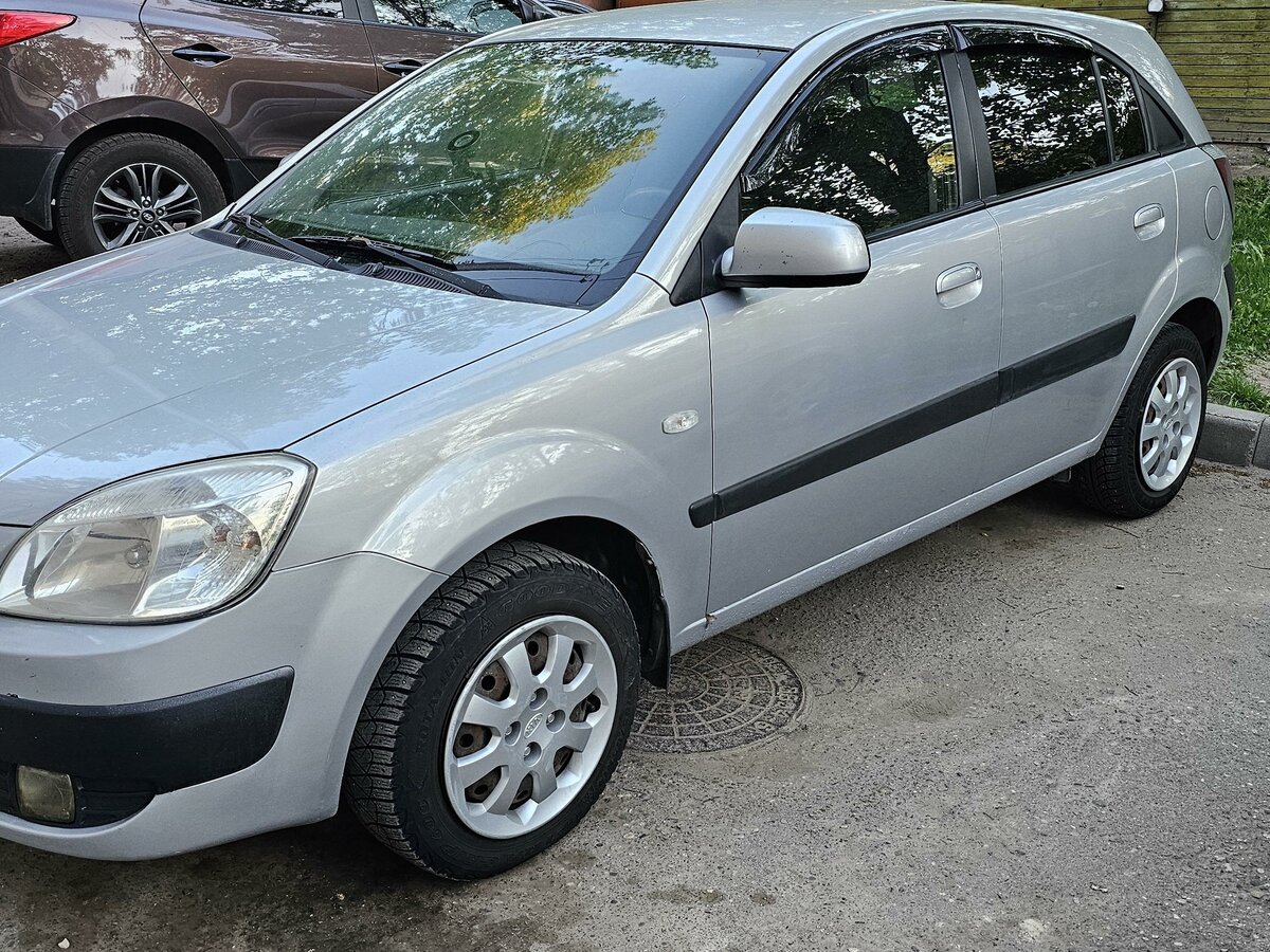 Купить б/у Kia Rio II 1.4 MT (97 л.с.) бензин механика в Вологде: серый ...