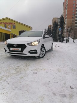 2017 Hyundai Solaris II, белый, 900000 рублей, вид 1