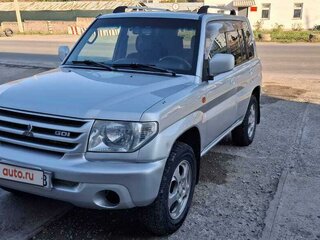 2002 Mitsubishi Pajero iO, серебристый, 700000 рублей, вид 1