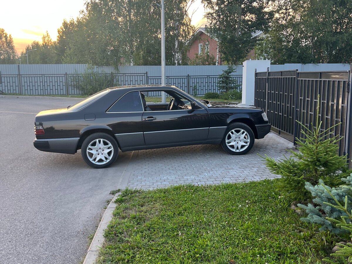 Купить б/у Mercedes-Benz E-Класс I (W124) 220 2.2 AT (150 л.с.) бензин ...