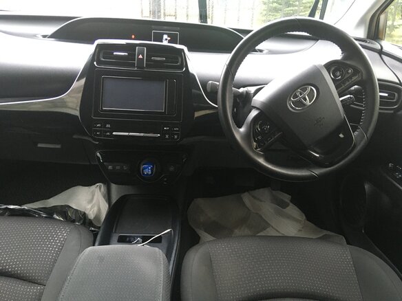 2019 Toyota Prius IV Рестайлинг (XW50), белый, 1799000 рублей - вид 8