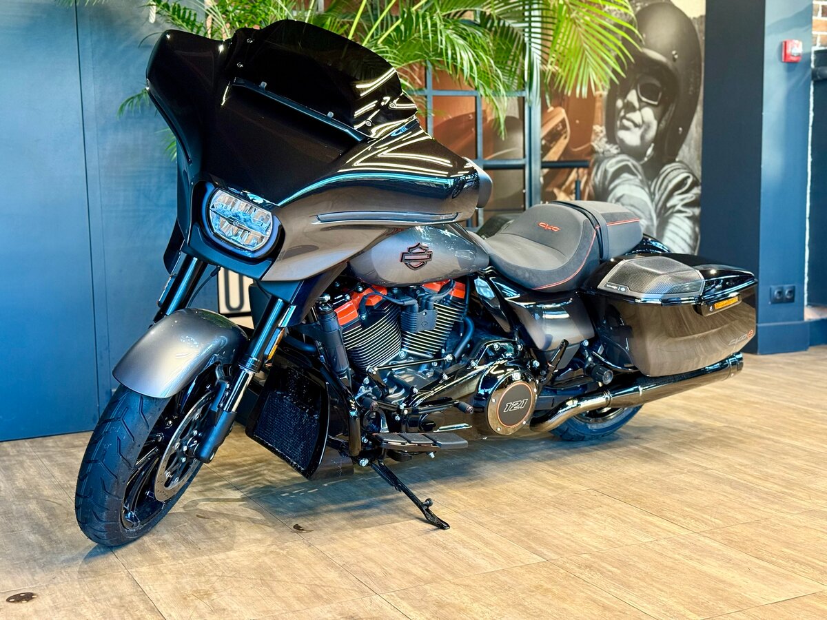 Harley-Davidson CVO Street Glide