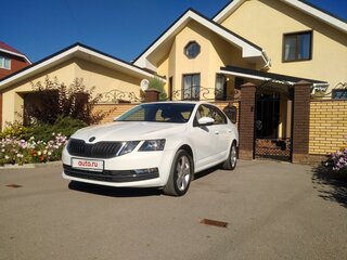 2018 Skoda Octavia III (A7) Рестайлинг, белый, 2030000 рублей, вид 1