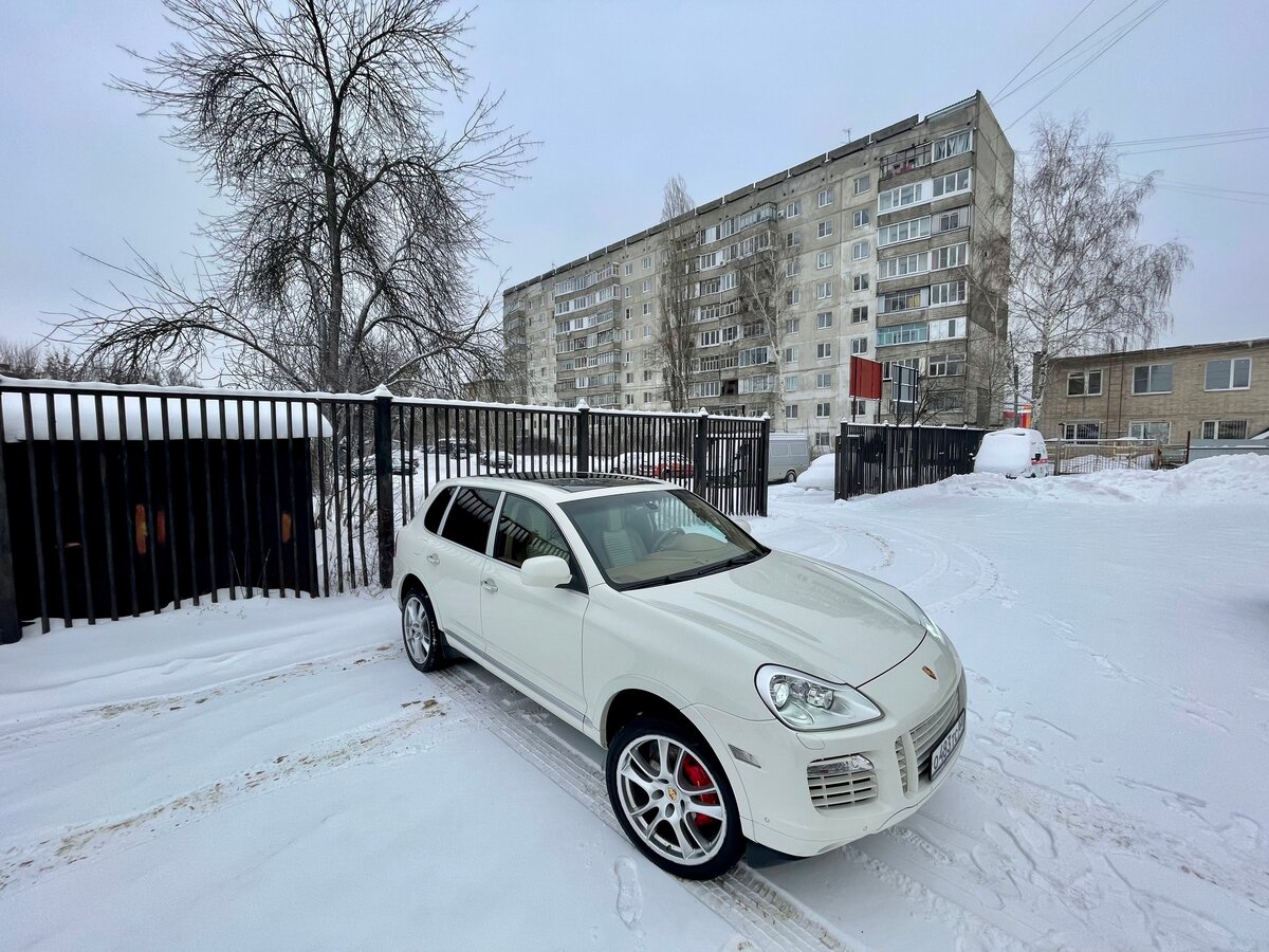2007 Porsche Cayenne Turbo I Рестайлинг (957), белый, 1699999 рублей - вид 1