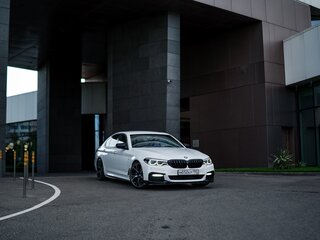 2017 BMW 5 серии 530d xDrive VII (G30/G31/G38), белый, 3800000 рублей, вид 1