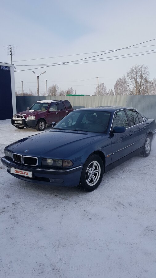 1995 BMW 7 серии 728i III (E38), синий