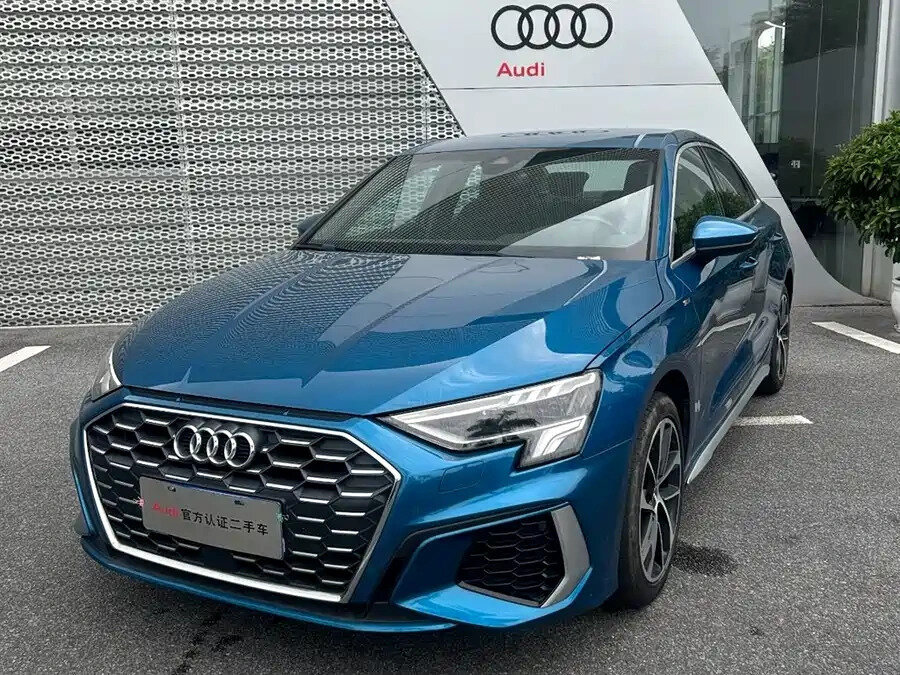 Audi A3 35 TFSI Long IV (8Y)