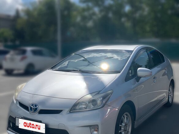 2012 Toyota Prius III Рестайлинг (XW30), серый, 940000 рублей