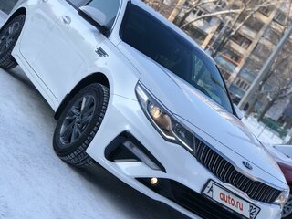 2019 Kia Optima IV Рестайлинг, белый, 1750000 рублей, вид 1