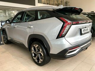 2026 Geely Atlas II, серебристый, 3449990 рублей, вид 2