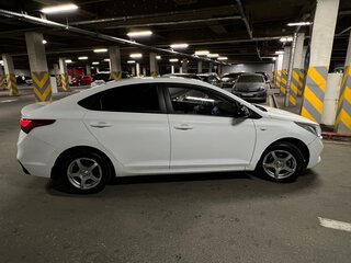 2017 Hyundai Solaris II, белый, 830000 рублей, вид 5