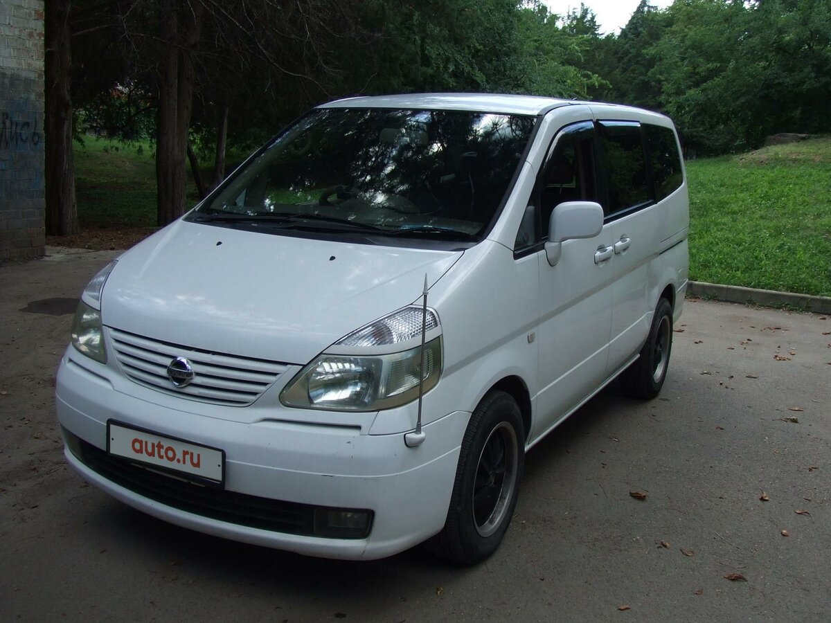 Ниссан микроавтобус 2003