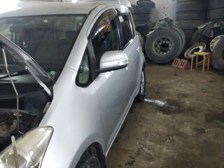 2010 Toyota Ractis I, серый, 870000 рублей, вид 1
