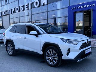 2021 Toyota RAV4 V (XA50), белый, 3490000 рублей, вид 1