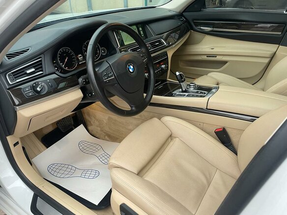 2012 BMW 7 серии 740Li xDrive V (F01/F02/F04) Рестайлинг, белый - вид 5