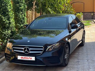 2016 Mercedes-Benz E-Класс 200 V (W213, S213, C238), чёрный, 1900000 рублей, вид 1