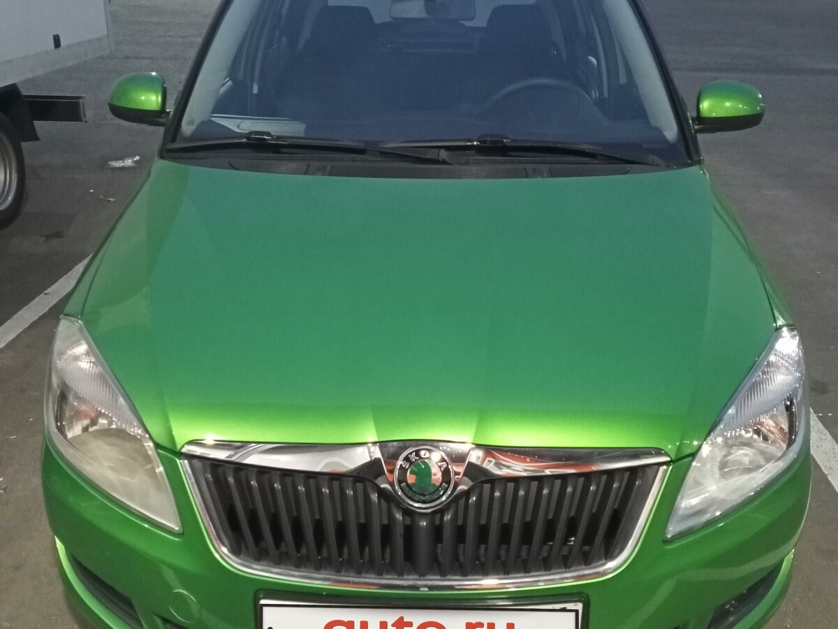 Купить б/у Skoda Fabia II Рестайлинг 1.2 MT (70 л.с.) бензин механика в ...