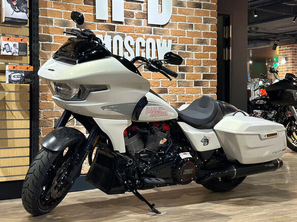 2024 Harley-Davidson CVO Road Glide ST, белый