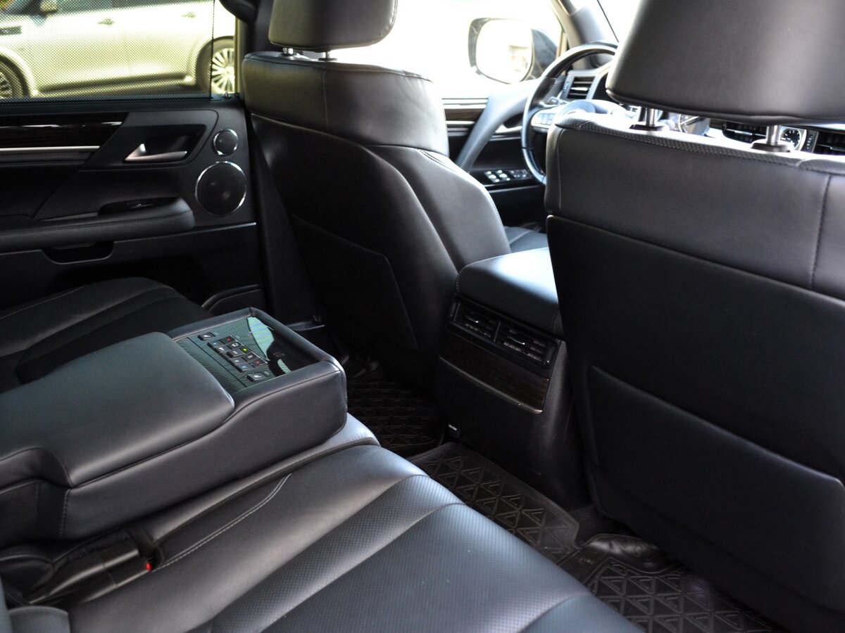 LEXUS LX - фото 16